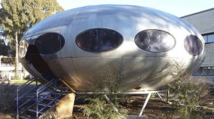 The Futuro before it was removed from the university campus Photo credit to Tim The Yowie Man