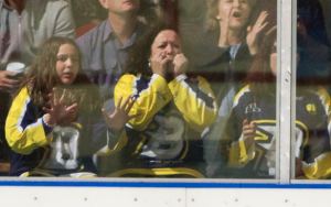 What it means to be Brave: The fans of ice hockey in Canberra thumbnail