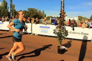 Jessica Smith during her run. Photo: Ebony Hedley