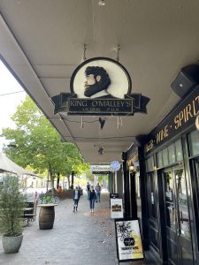 A Weekend Walking Tour of Canberra’s Pub Scene thumbnail